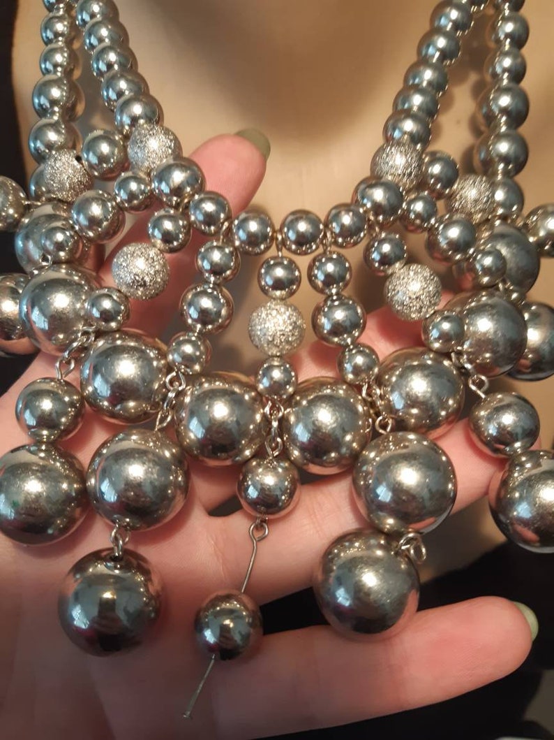 Costume jewelry,vintage beaded necklace