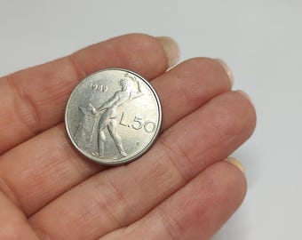 1988年製イタリア500リラ硬貨。クイリナーレ宮殿。大統領官邸。女性