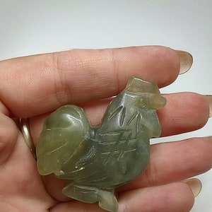 Hand geschnitzte Jade Hahn Figur, Jade Miniatur, Edelstein Figur
