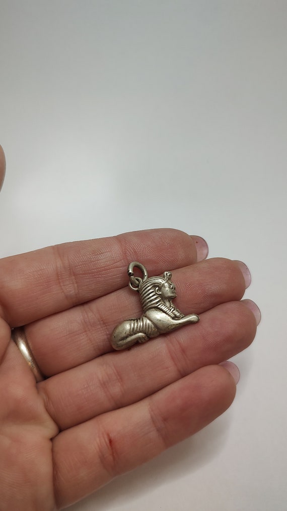 Vintage Egyptian Sphinx solid silver pendant - image 5