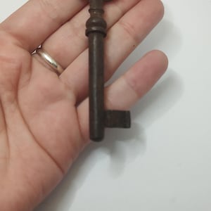Vintage Metal Skeleton Key: Antique Castle Door, Rustic Decor