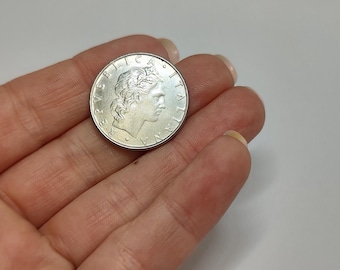 Vintage Italiaanse munt van 50 lire uit 1982: vulkaanontwerp, verzamelobject