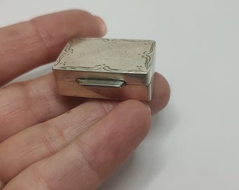 ヴィンテージ 800 シルバー スナッフ ピル ボックス、モノグラム M R