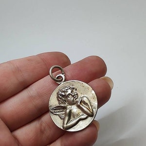 Avintage Cherub Angel solid silver pendant