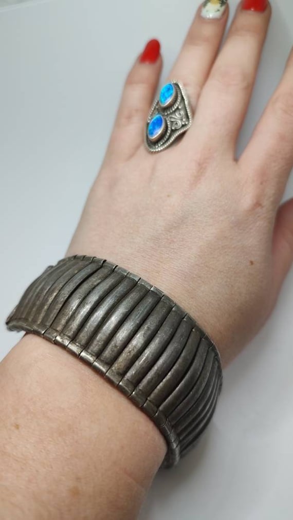Vintage Indian Solid Silver Bracelet: Massive Cuf… - image 8