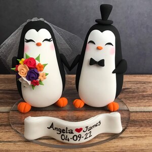 Penguin couple Wedding Topper, Personalized Wedding Topper, Penguin cake topper, Cute wedding cake, Mr Mrs Penguin, penguin cake decor image 3