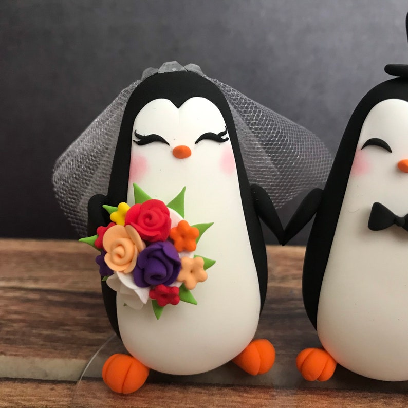Penguin couple Wedding Topper, Personalized Wedding Topper, Penguin cake topper, Cute wedding cake, Mr Mrs Penguin, penguin cake decor image 9