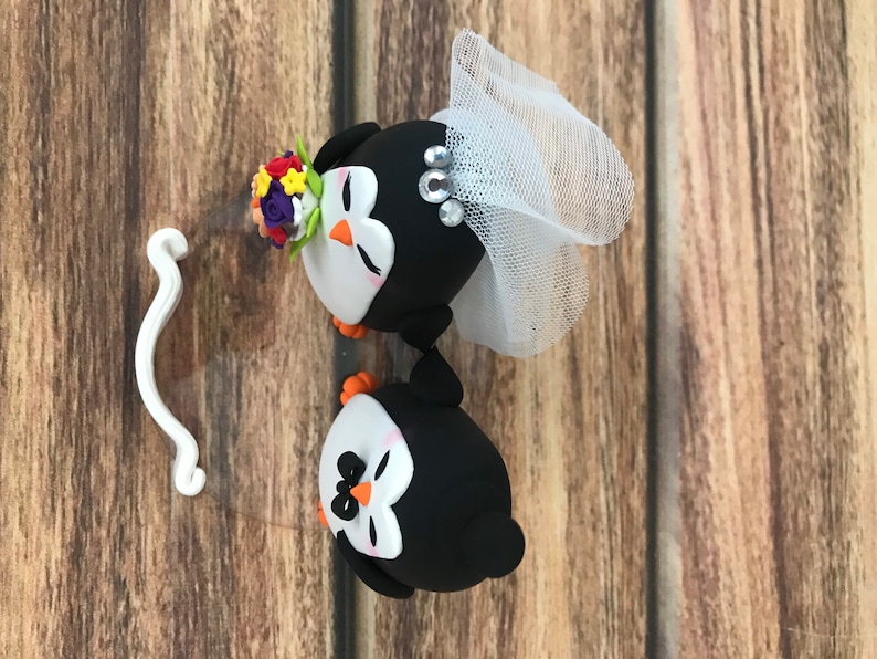 Penguin couple Wedding Topper, Personalized Wedding Topper, Penguin cake topper, Cute wedding cake, Mr Mrs Penguin, penguin cake decor image 6