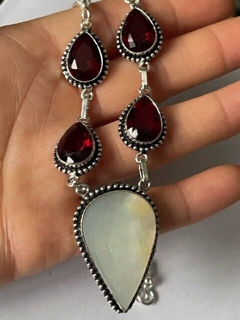 Stunning Vintage Garnet With Mother of Pearl Gem Stone Set  display picture 1