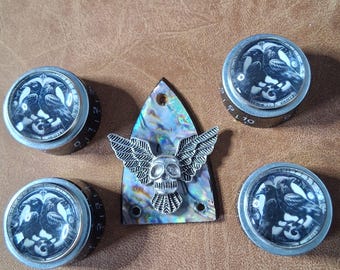 Perillas de control de velocidad y cubiertas de armadura de Guitar Custom Ltd. Custom - Odin's Ravens Huginn y Muninn @ Ltd Custom Edition