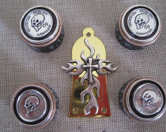 Guitar Custom Ltd Perillas de control de velocidad y cubiertas de armazón personalizadas - The Fiery Cross of Skulls Set (Edición Ltd)