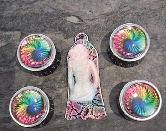 Guitarra Custom Ltd Editions: Perillas de control y cubiertas de armadura personalizadas - Technicolor Swirls y Maiden, una edición personalizada limitada