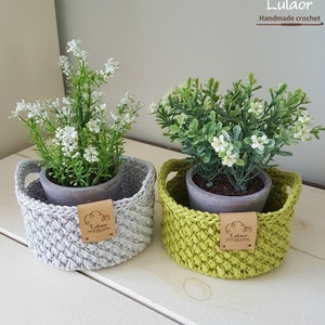 Crochet mini baskets, storage bins, Set of 2 small baskets, grey and green baskets, round baskets, decorative storage, handmade baskets