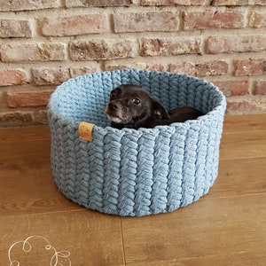 Pattern for crochet large basket, storage basket, blue basket, DIY basket, easy to make, big basket, t-shirt yarn basket image 6