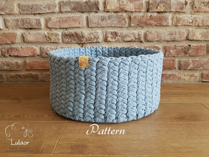Pattern for crochet large basket, storage basket, blue basket, DIY basket, easy to make, big basket, t-shirt yarn basket image 1