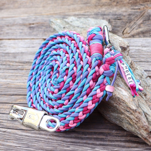 Cuerda de caballo personalizada, con etiqueta de identificación, correa de paracord®, con mosquetón o gancho de pánico, lila-turquesa-rosa-rosa rosa