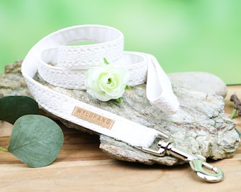Blommigt hundkoppel med vit spets för bröllop / valfritt med blomapplikation / koppel med liten vit ros / vit blomma - blomma