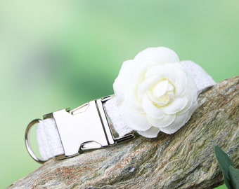 Collar de perro para boda, collar floral para perro con rosa blanca y aplique de encaje, tamaño ajustable, opcionalmente con etiqueta para nombre.