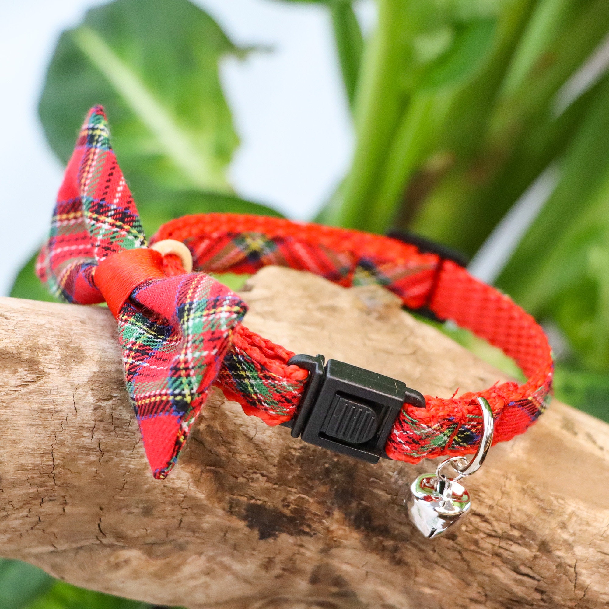 Weihnachts-Katzenhalsband Mit Sonnenblume & Glöckchen – Verstellbar