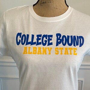 Camiseta college bound