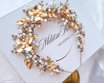 White & Gold Flower Headband / Statement Bridal Headband / white Headpiece / Gold hair jewellery / Hair accessories / Wedding jewelry