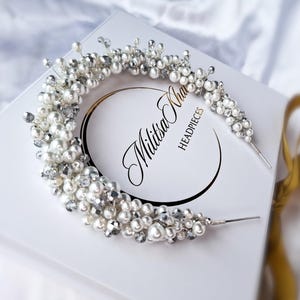 Classic white and silver bridal headband / Handmade hair accessories / Wedding headpiece / hair jewellery / tiara / crown / pearl headband