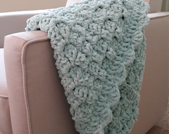 Corner-to-Corner Crocheted Baby Blanket/Elegant Baby Blanket/Big Knit Crochet Blanket/Chunky Crochet Baby Blanket/Custom Color Baby Blanket