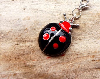 Anhänger Marienkäfer, 5,5x2cm, Planer Anhänger, Schlüsselanhänger, Taschenanhänger, Boho, Emaille Metallanhänger, Schwarz, Rot,silberfarben