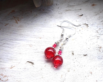 Ohrringe, Ohrhänger, 40 x10 mm, Rote Glasperlen , Crackleperlen, Rocailles, Silberfarben, Ohrhaken,