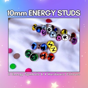 Goujons ENERGIES 10 mm - 1 paire | Sans nickel, minimaliste, léger, durable | 4 couleurs de plateaux et 11 types d'énergie PKMN TCG ; options incompatibles