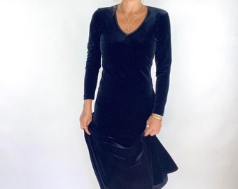 Vintage black velvet 1990s long sleeve witchy full length midi dress