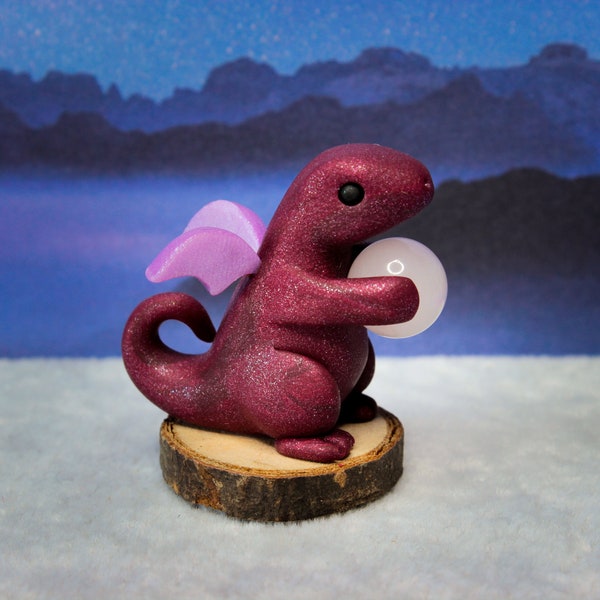 Sculpture Petit Dragon Rouge debout en pâte polymère