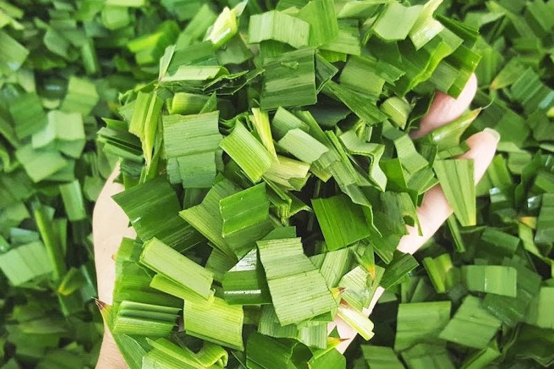 Premium Dried Pandan Leaves for Cooking and Baking - Natural Flavoring Agent image 7