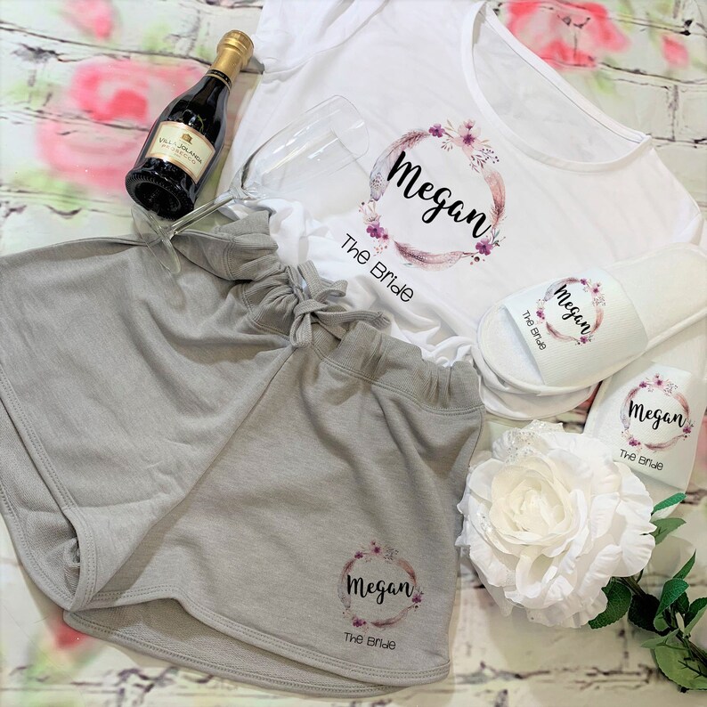 Tshirt Pyjamas Bridesmaid PJS Bridesmaid Gift Bride Pyjamas Bridal Hen Party Pjs. Wreath Personalised Bride PJS Boho Bride Robe