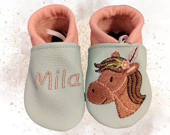 Primeiros sapatos de andarilho, sapatos de engatinhar com nome, sapatos de engatinhar personalizados, bordados, chinelos de engatinhar, chinelos de couro, presente para cavalo de nascimento