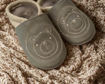 Prime scarpine da passeggio, scarpine per gattonare con nome, scarpine per gattonare personalizzate, scarpine per gattonare ricamate, scarpine per gattonare, scarpine in pelle, regalo per neonato con orsetto