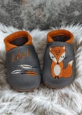 First walking shoes, crawling shoes with names, personalized crawling shoes, embroidered crawling shoes, crawling booties, leather booties, gift for newborns (fox design) product logo