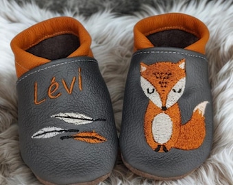 First walking shoes, crawling shoes with names, personalized crawling shoes, embroidered crawling shoes, crawling booties, leather booties, gift for newborns (fox design)