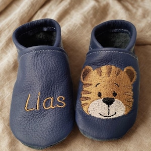 First walking shoes, crawling shoes with names, personalized crawling shoes, embroidered crawling shoes, crawling booties, leather booties, baby gift tiger