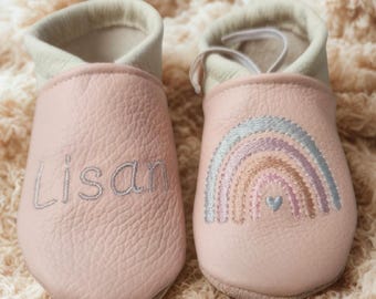 Personalized leather crawling shoes with name – baby walking shoes – gift for birth or christening – embroidered slippers for girls and boys, handmade
