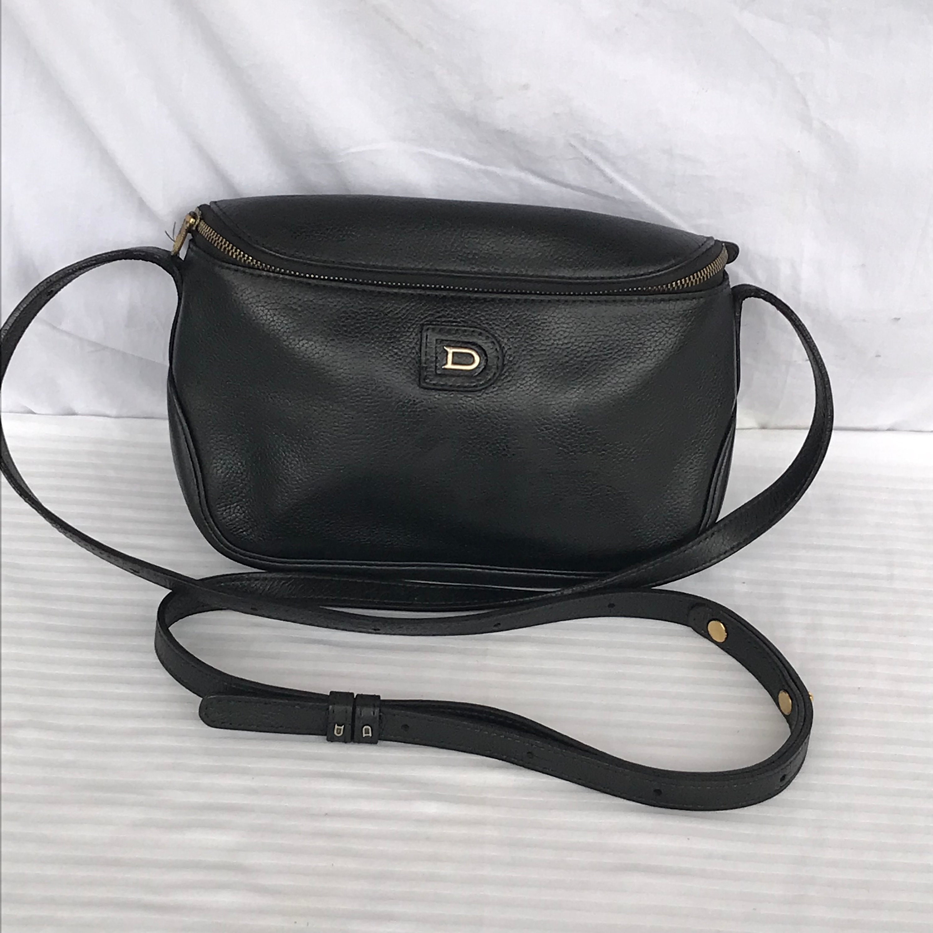 Delvaux - Authenticated Handbag - Leather Black Plain for Women, Very Good Condition