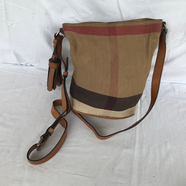 OUTLET ! 20 % de réduction + livraison gratuite dans le monde entier ! Burberry ! Sac à bandoulière vintage en toile pour femme