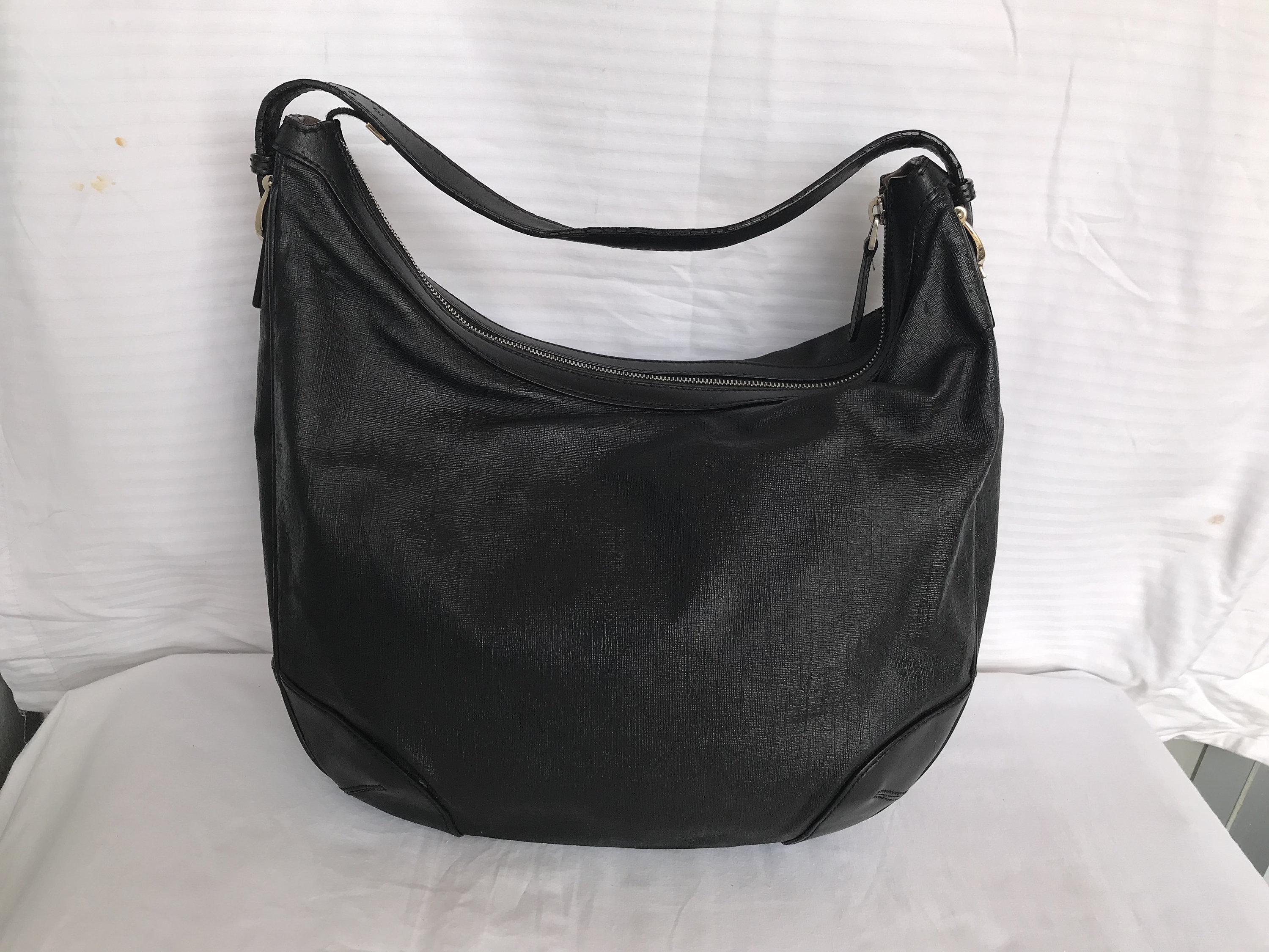 Gucci Black Leather Monogram Large Horsebit Hobo Bag ○ Labellov ○ Buy and  Sell Authentic Luxury