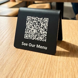 Soporte de mesa acrílico personalizado – Letrero con código QR personalizado para restaurantes y cafeterías – WiFi, redes sociales, reseñas y pantalla sin contacto