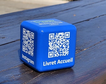 QR MENU | Cube bleu | QR support de table imprimé sur cube en bois | Menus numériques pour restaurant, café, hôtel | Menu sans contact