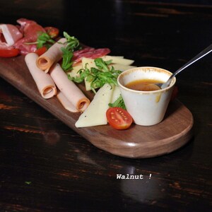 Wooden Serving Platters for Restaurants, Cafe Snack Bars, Burger Bars, Pizza Bars, Pizza Restaurants . Different shapes - Food Safe