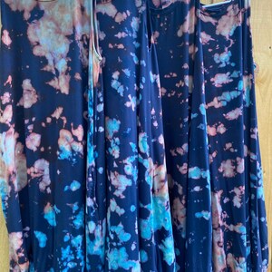 Classic T-shirt dress. Moody T-shirt dress. Tie dye tankdress. UP038