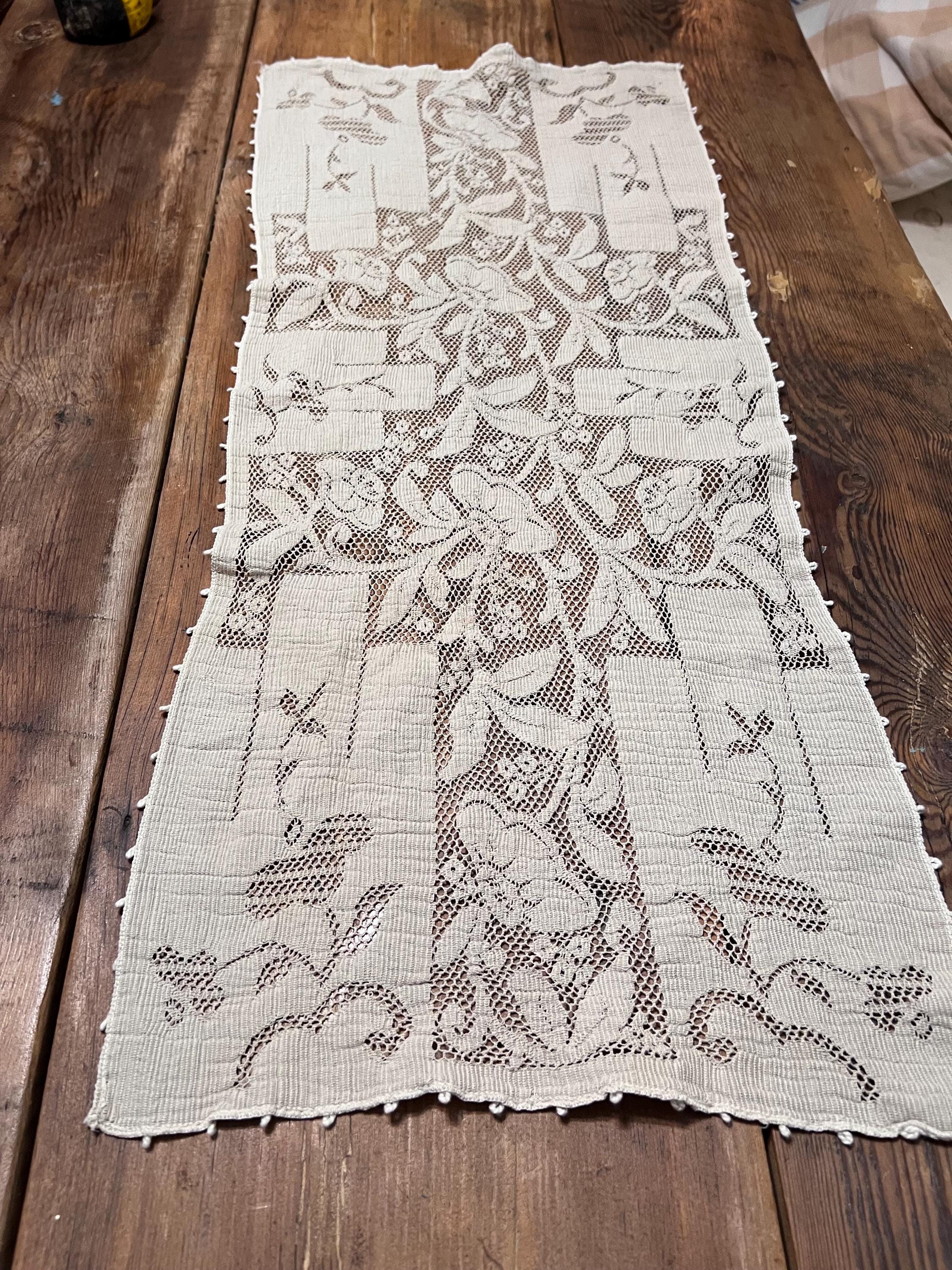 Vintage Lace Table Dresser Scarf