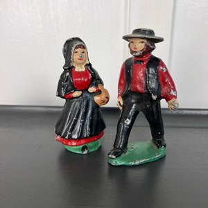 Vintage Cast Iron Amish Figurine Couple