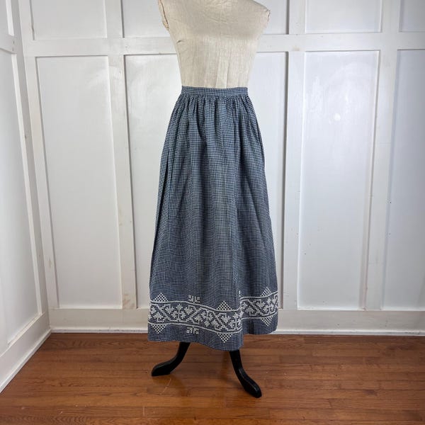 Vintage Embroidered Cottagecore Apron